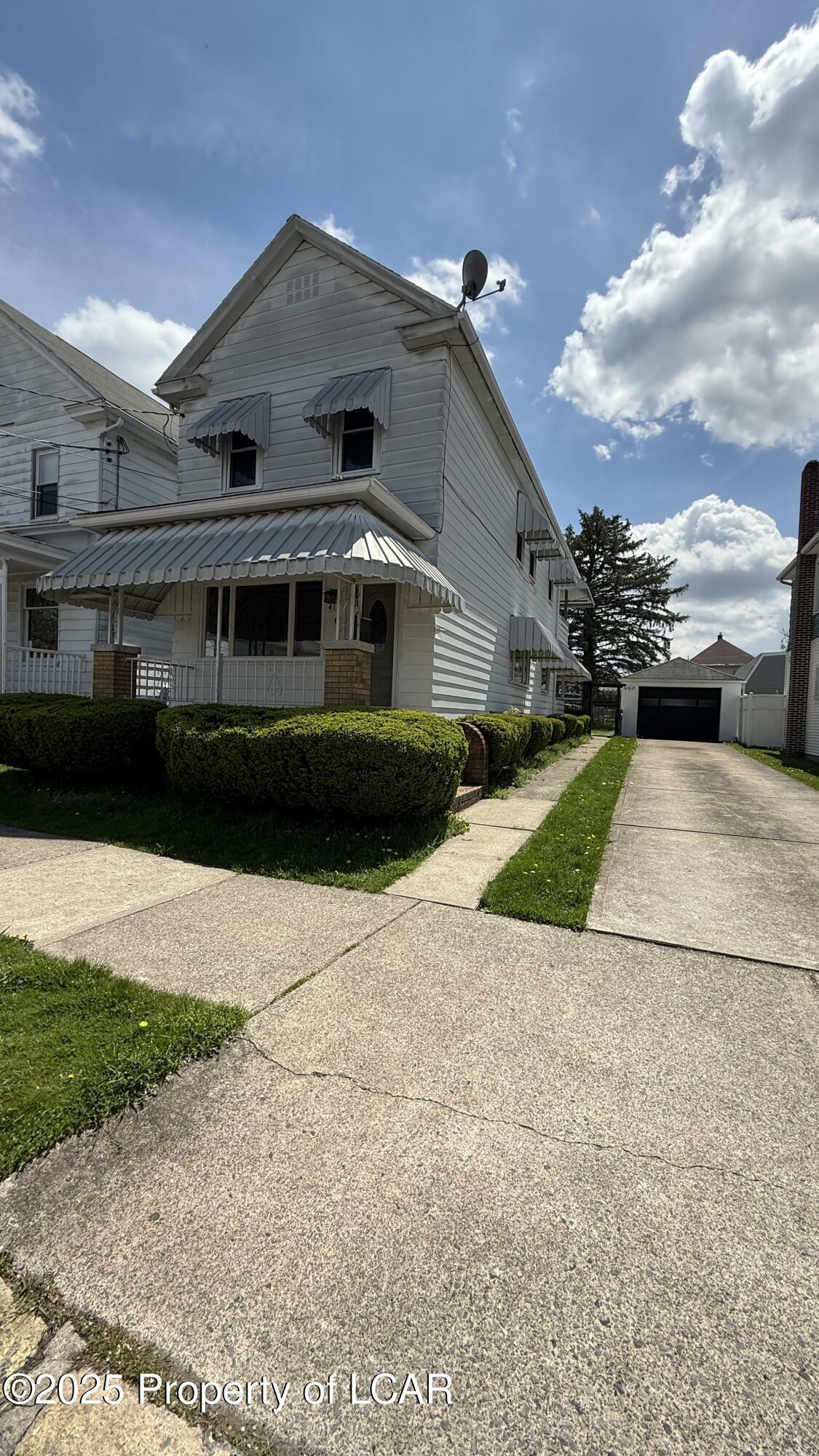 Property Photo: 411 Ridge Street PA 18634
