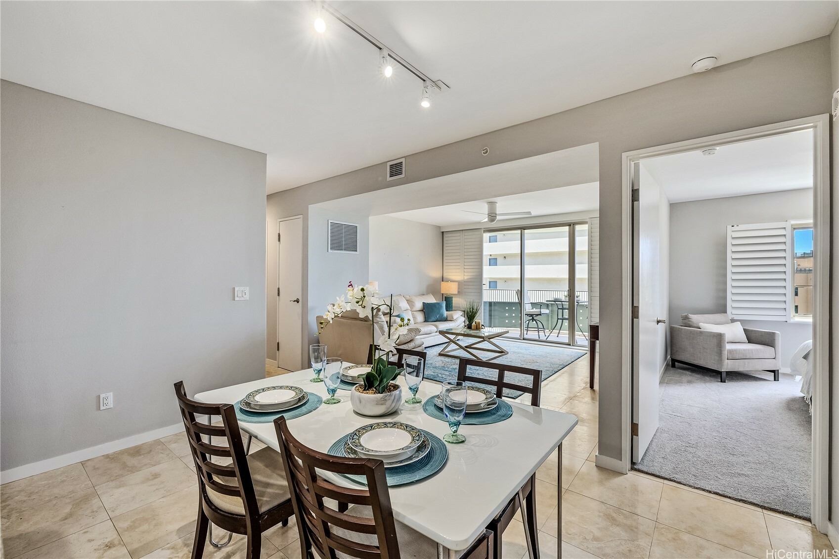 Property Photo: 421 Olohana Street 903 HI 96815