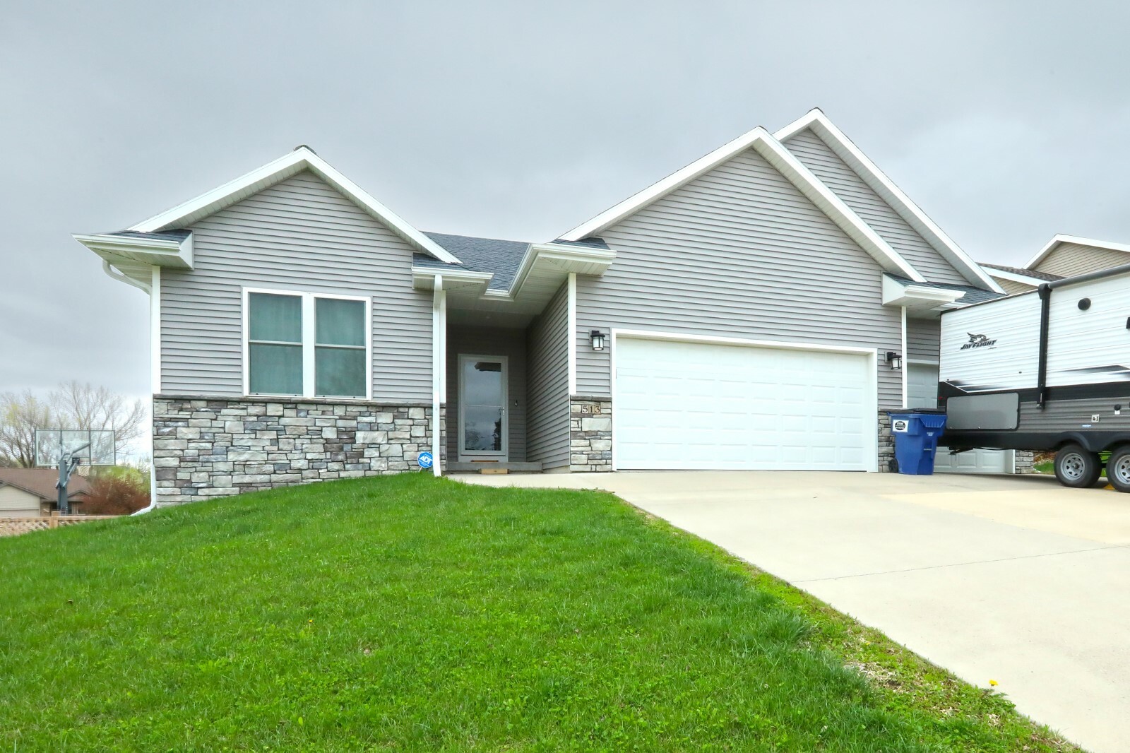 513 Craig Circle  Marshalltown IA 50158 photo