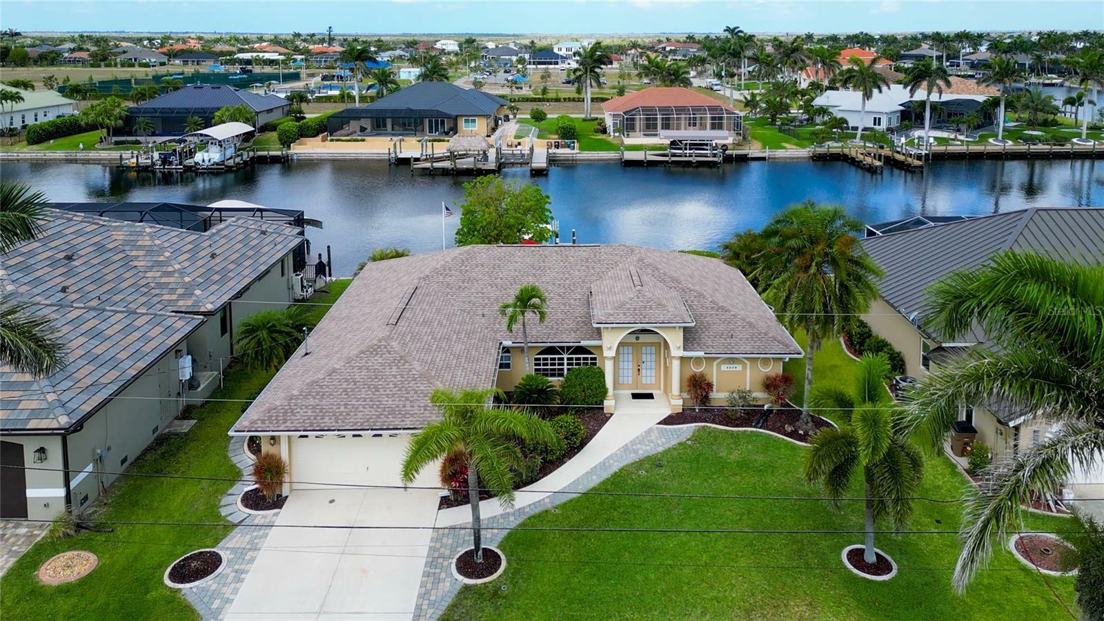 Property Photo: 4320 SW 26th Avenue FL 33914