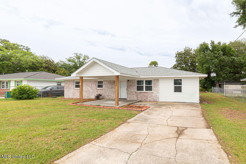 Property Photo:  1608 Saint Ann Avenue  MS 39531 