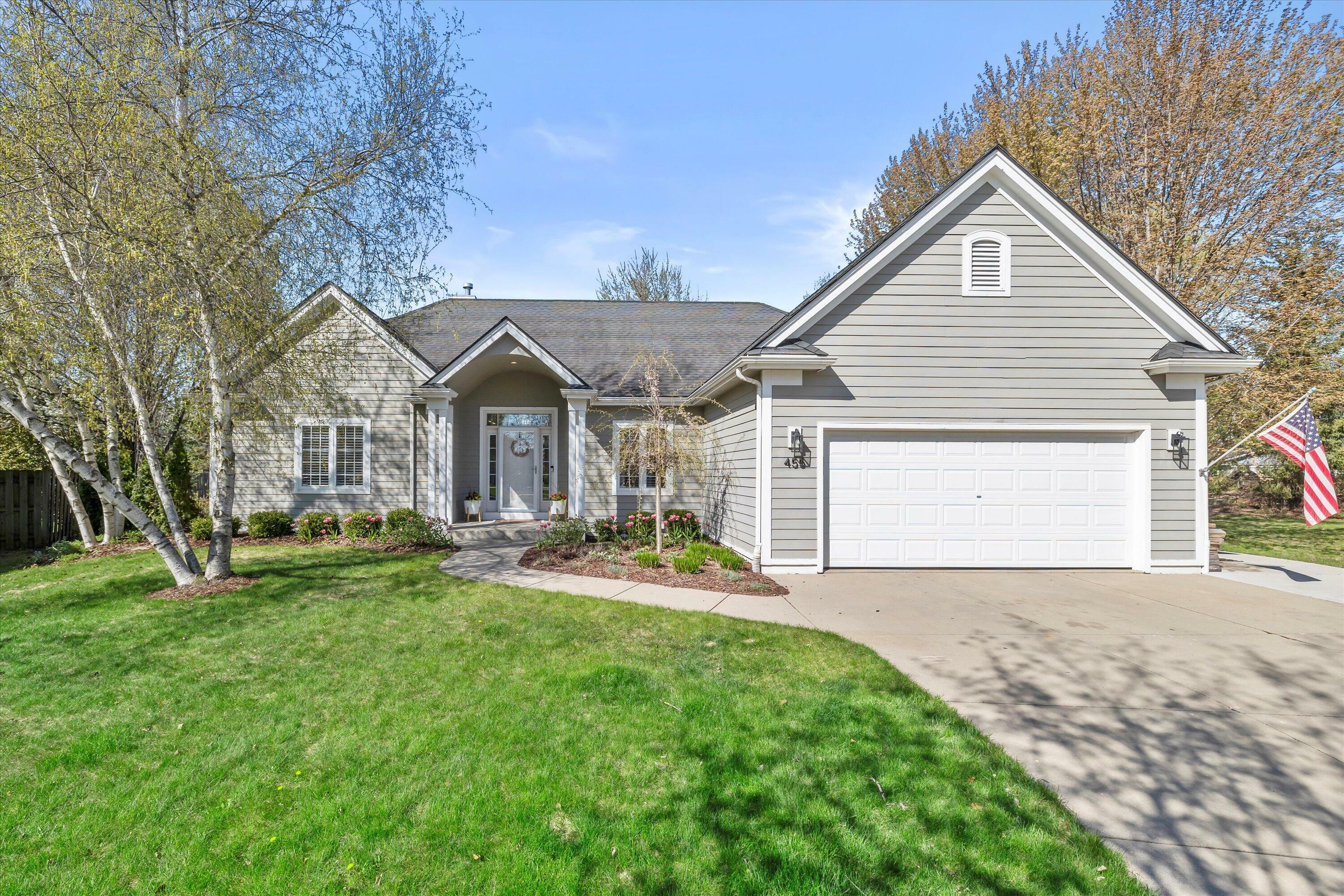 455 Tanager Ct  Grafton WI 53024 photo