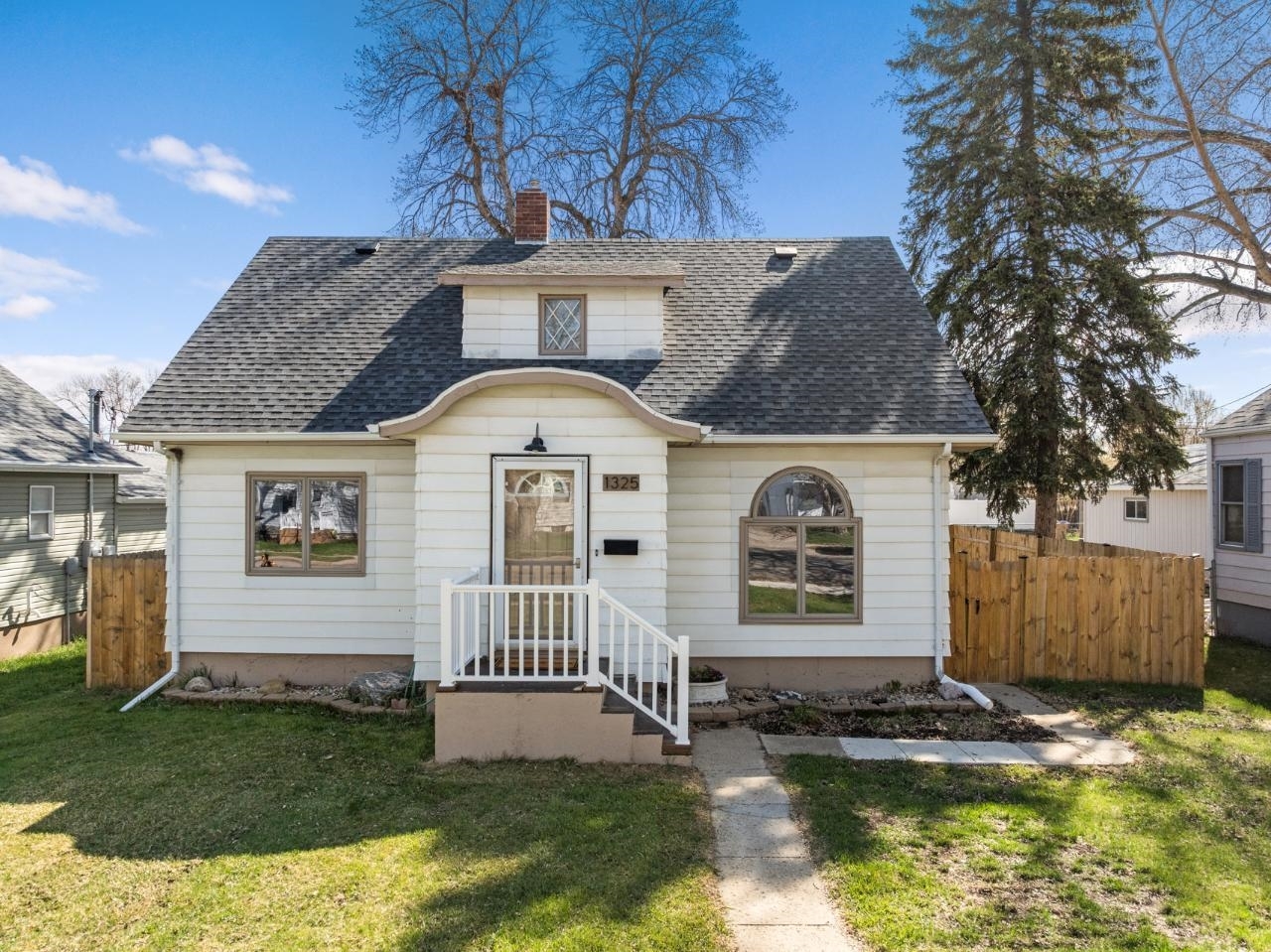 1325 Main St S  Minot ND 58701 photo