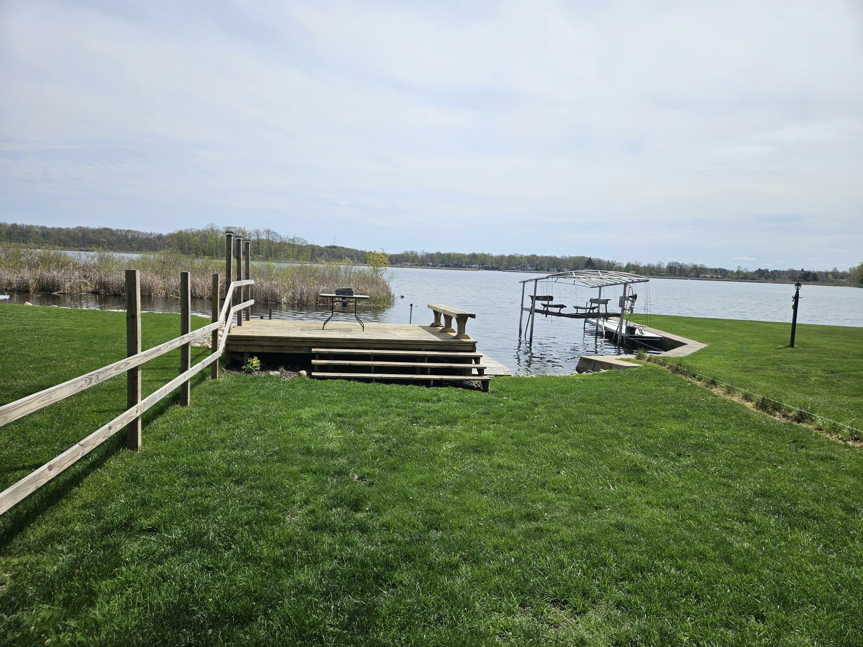 Property Photo: 2469 Ash Te Wette Beach Dr Drive MI 49242