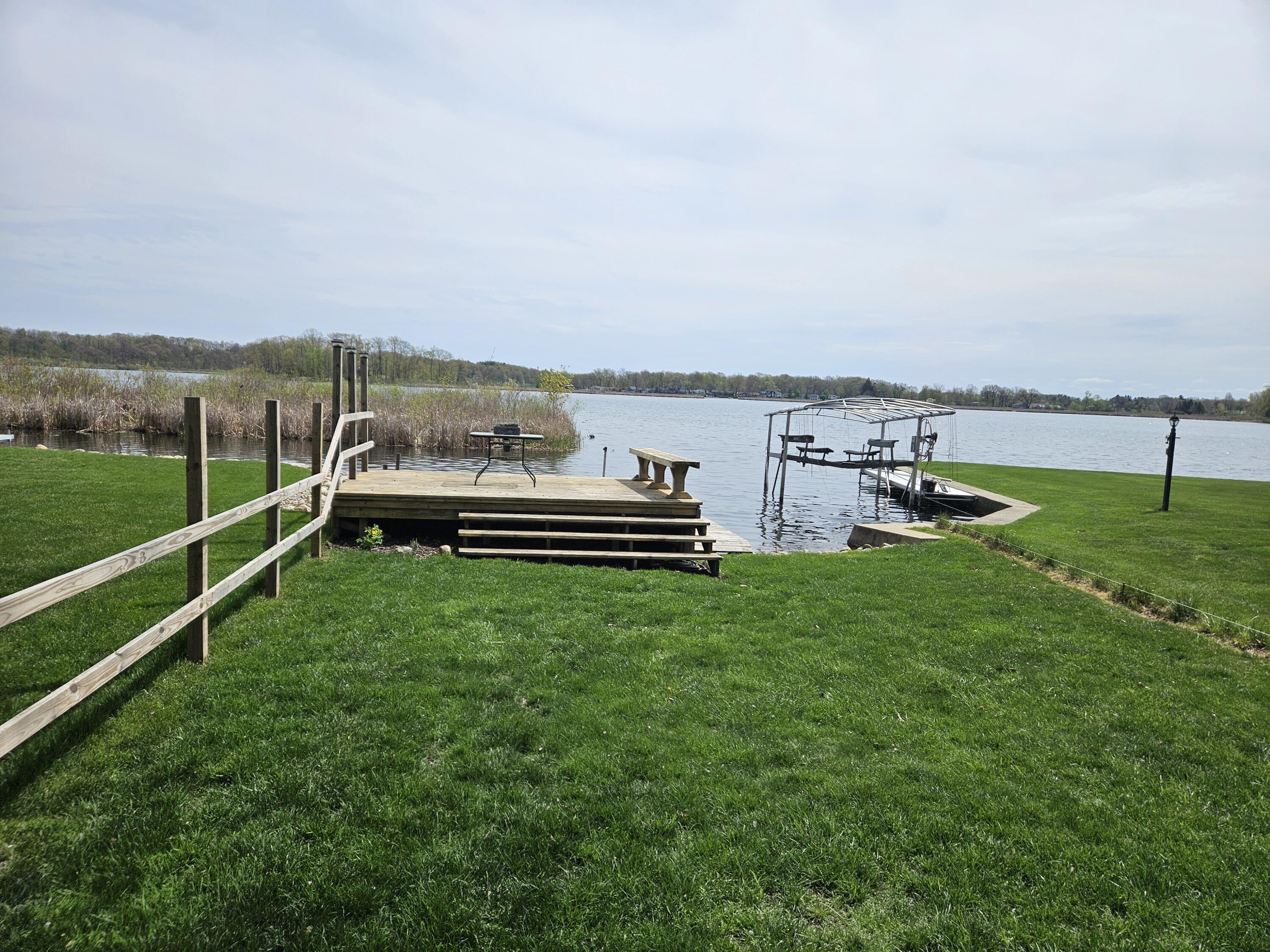 Property Photo: 2469 Ash Te Wette Beach Dr Drive MI 49242