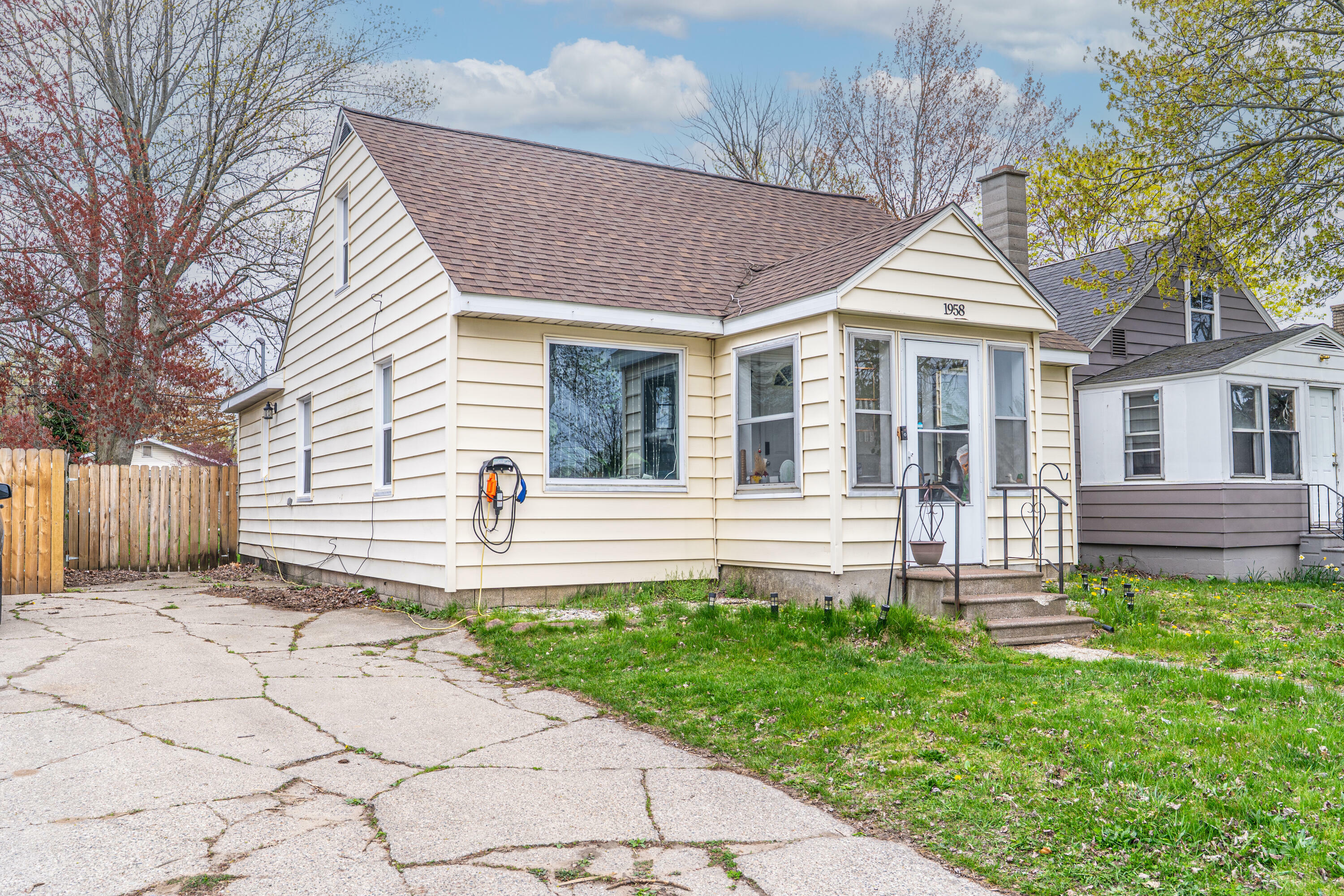 Property Photo: 1958 Nevada Street MI 49441