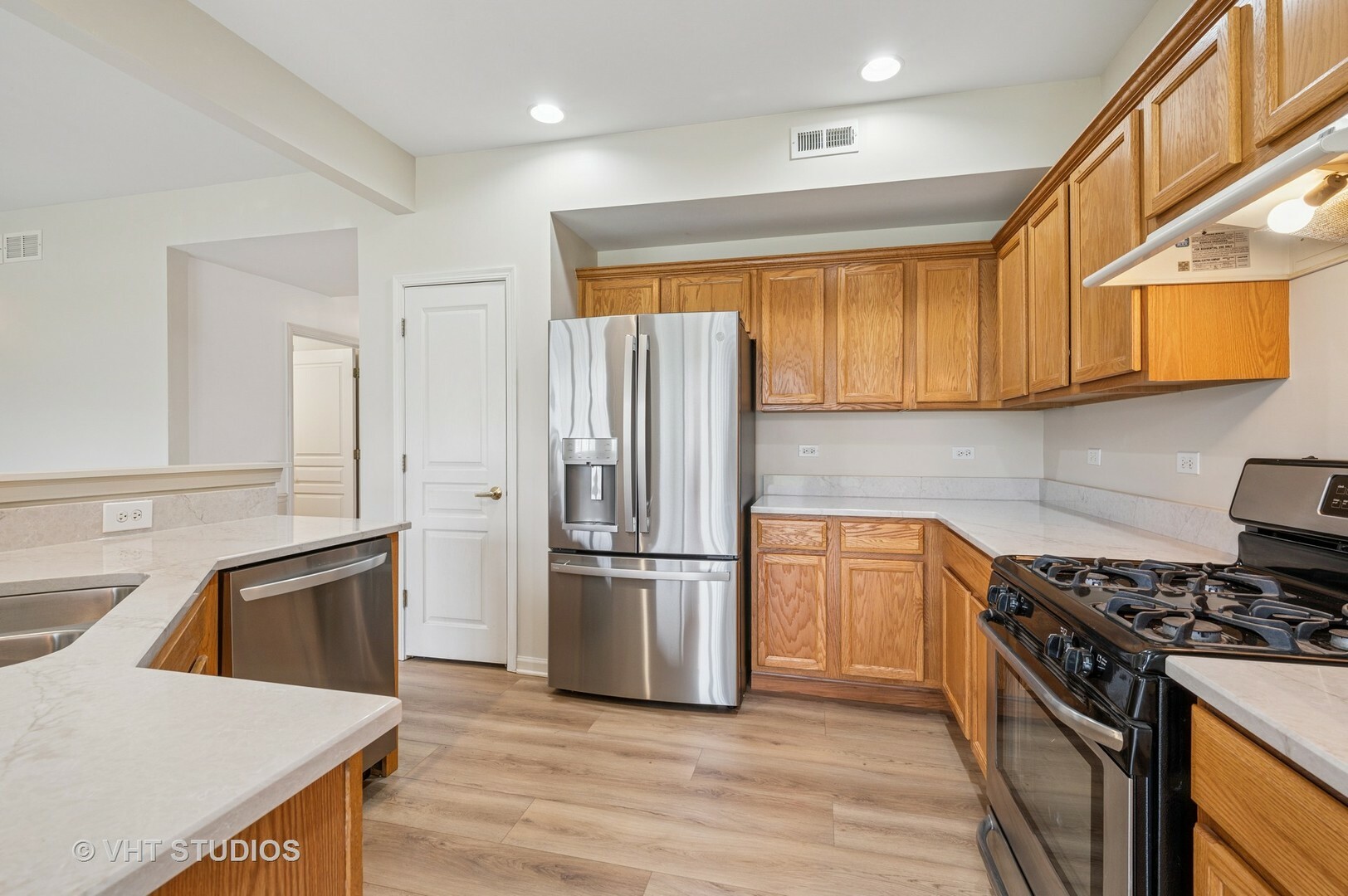 Property Photo: 11326 Bellflower Lane IL 60142