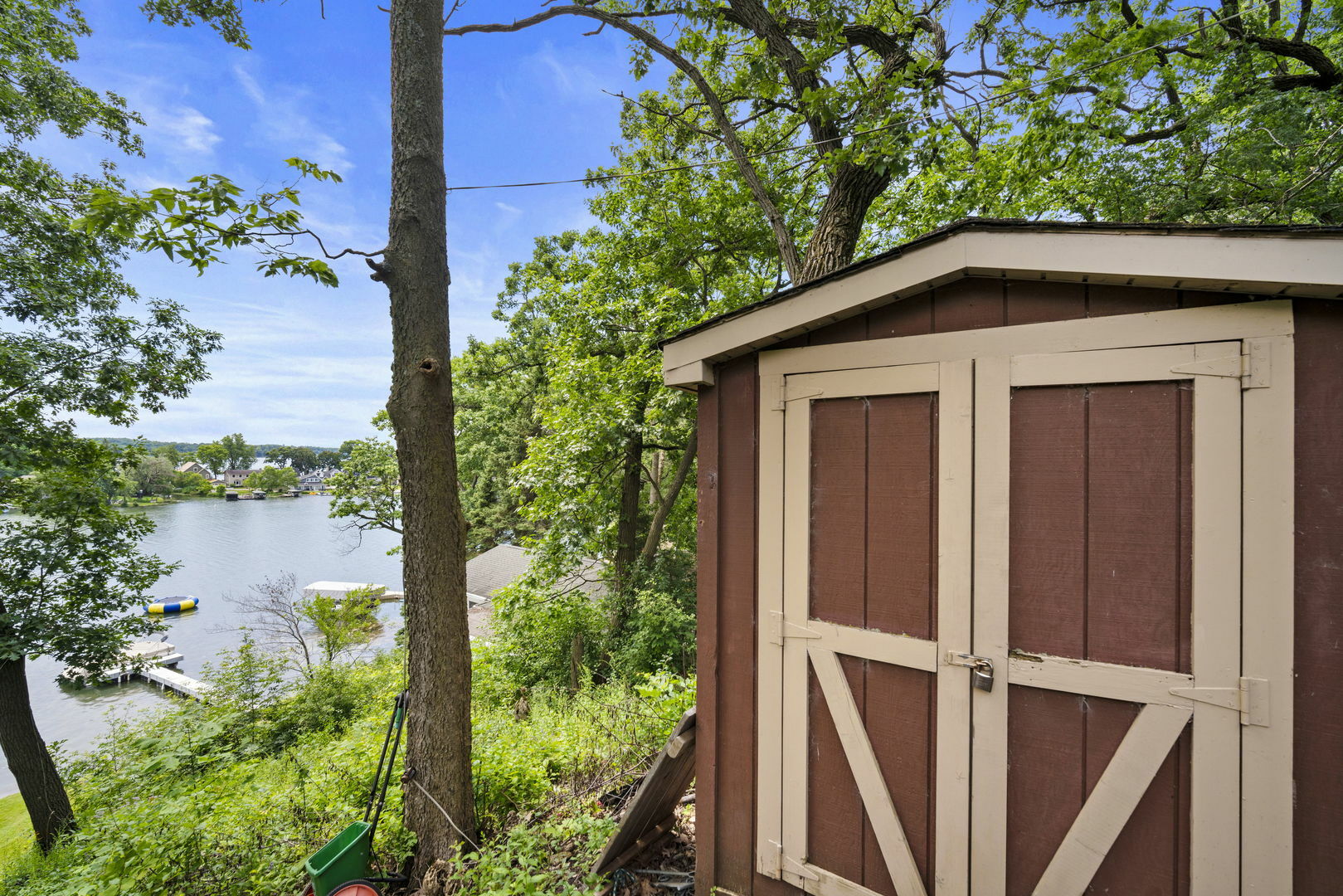 Property Photo: 416 Waldeck Drive WI 53181