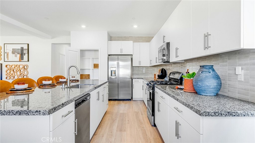 Property Photo: 15474 Avenida De Cielo CA 92240