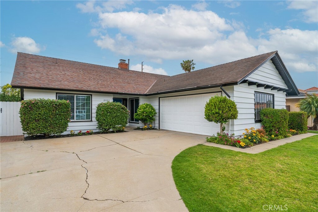 Property Photo: 21122 Amberwick Lane CA 92646