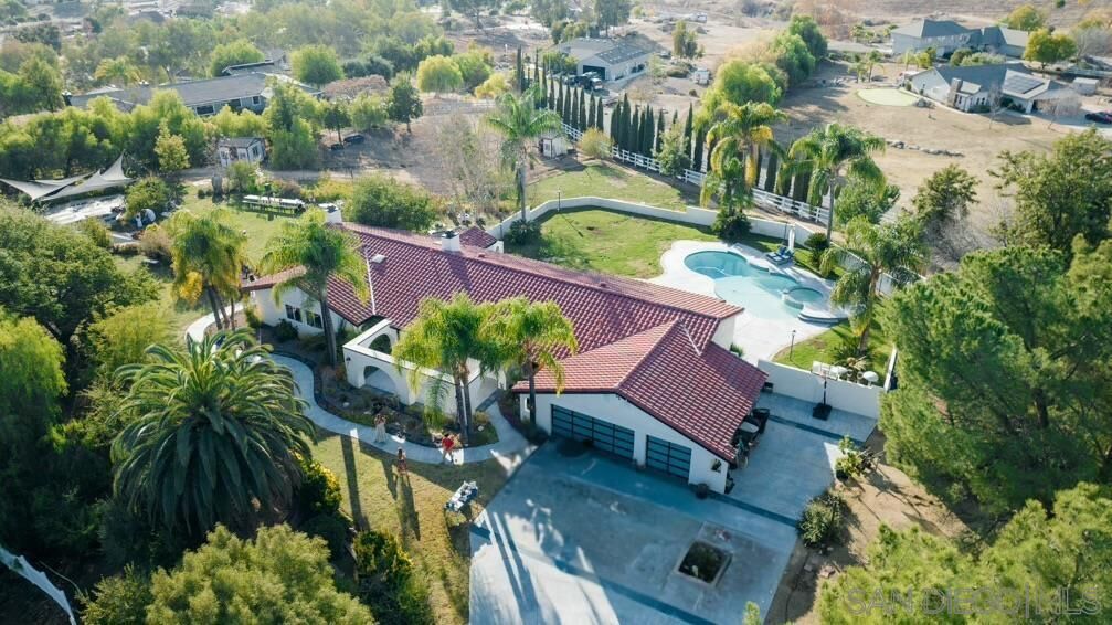 Property Photo: 37389 Avenida Chapala CA 92592