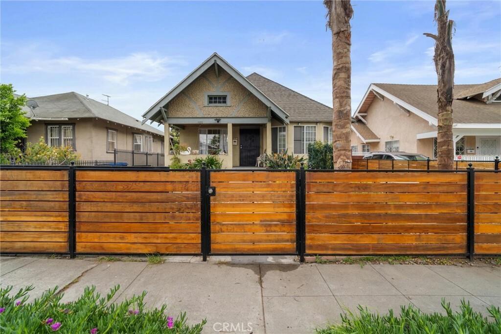 Property Photo: 1320 W 50th Street CA 90037