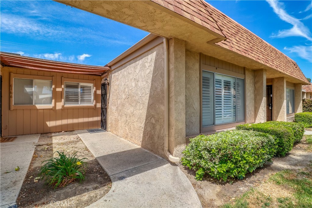 Property Photo: 616 S Santa Fe Street 7 CA 92543