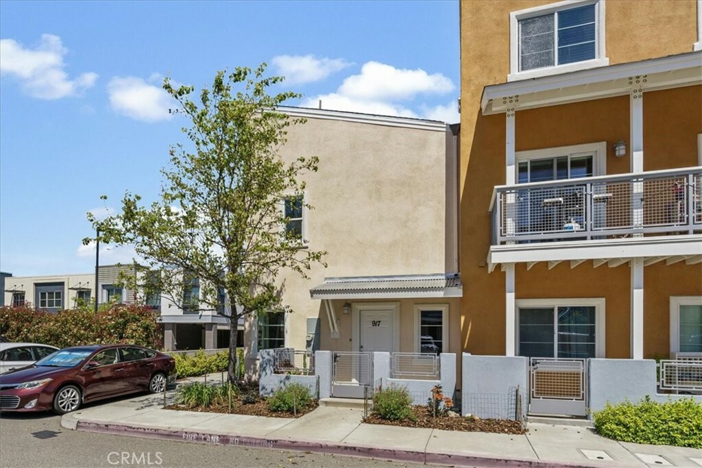 Property Photo:  917 Humbert Avenue  CA 93401 