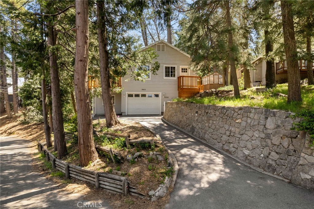 Property Photo: 963 Chateau Drive CA 92325