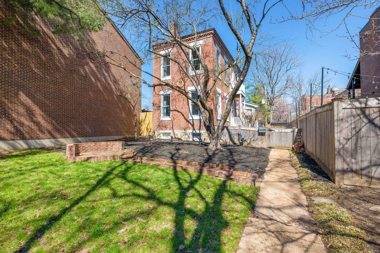 Property Photo: 921 Morrison Avenue MO 63104