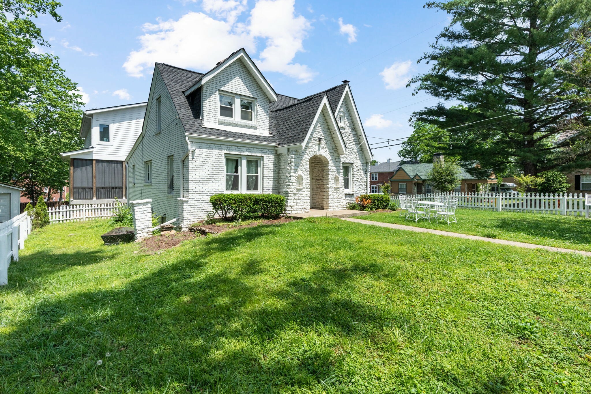 Property Photo:  2800 Marlin Ave  TN 37215 