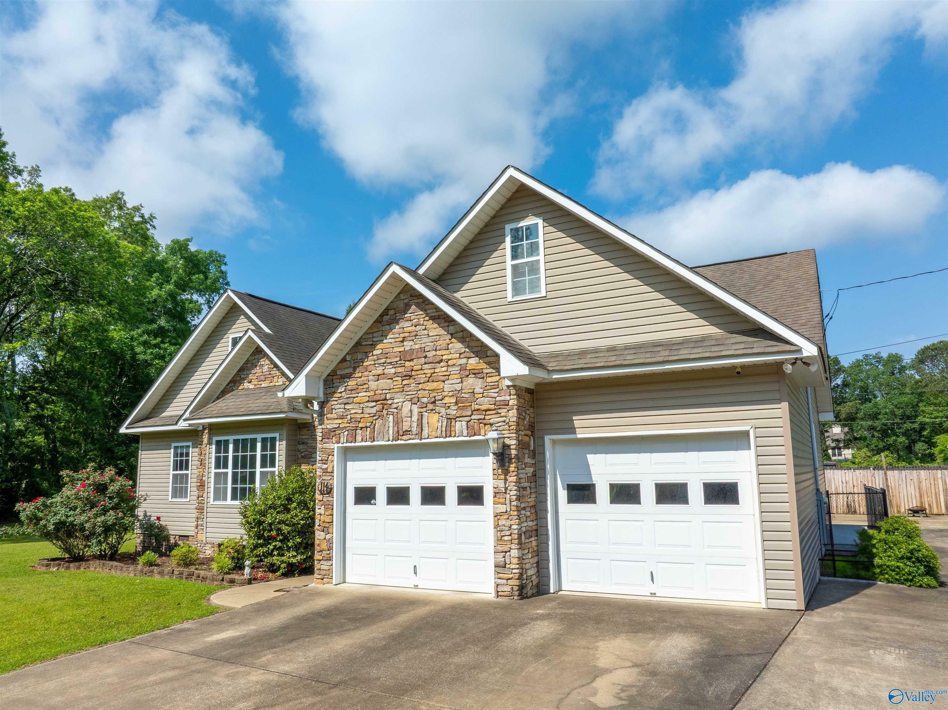Property Photo: 114 Cove Creek Road AL 35906