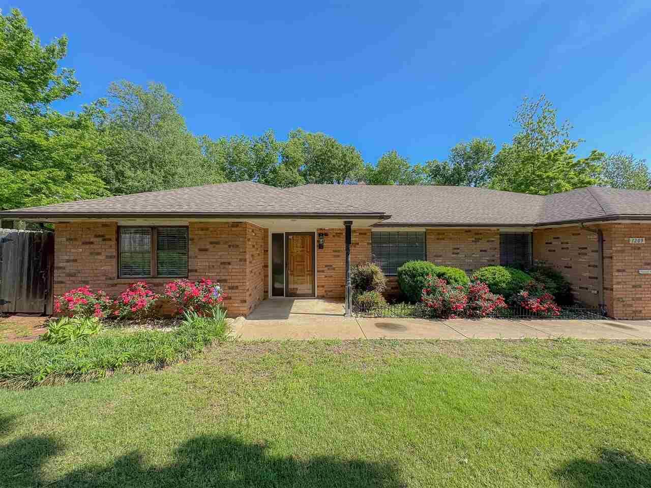 Property Photo:  1209 E Central  OK 74601 