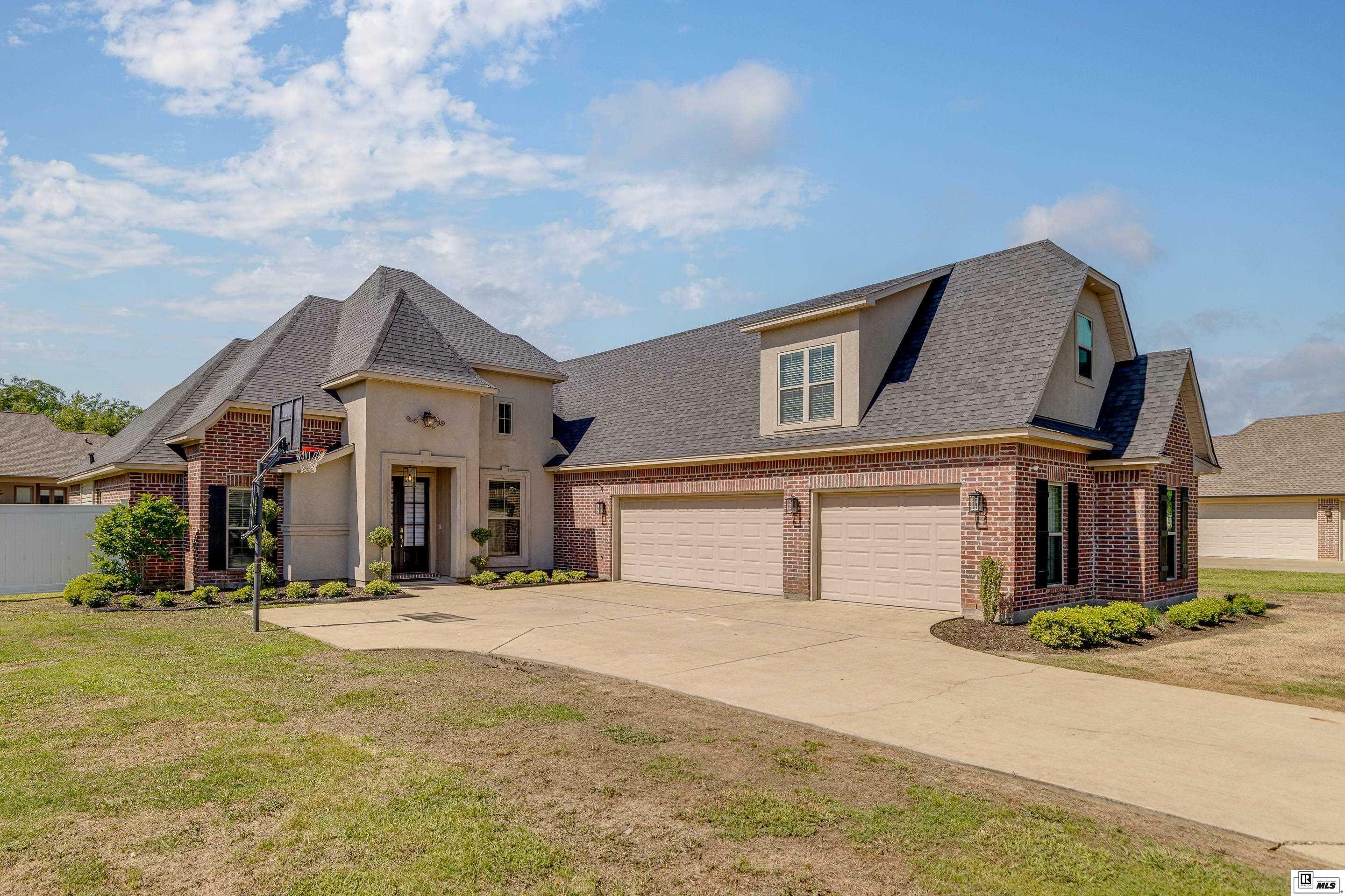 Property Photo: 457 E Frenchmans Bend Road LA 71203