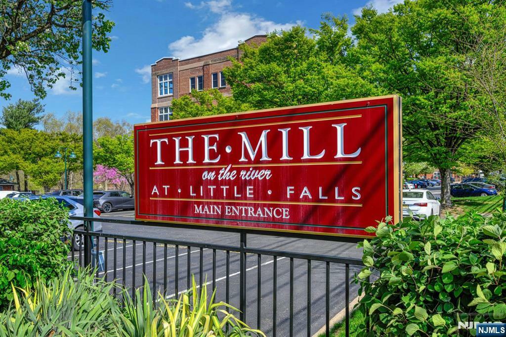 Property Photo:  280 Main Street 103  NJ 07424 
