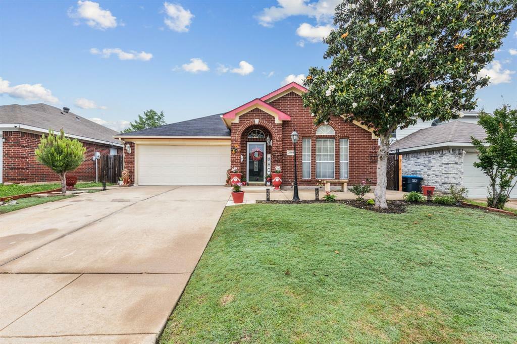 Property Photo: 3994 Sarasota Springs Drive TX 76123