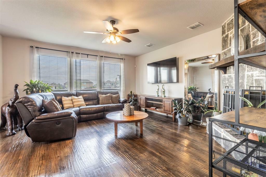 Property Photo: 10212 Fox Manor Trail TX 76131