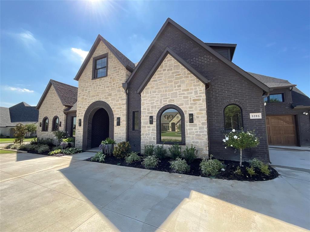 Property Photo: 3205 Fairway Drive TX 76226