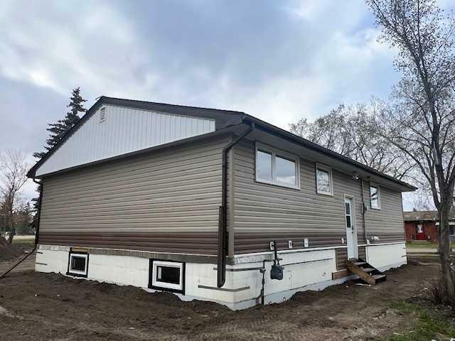 Property Photo: 5122 48 Avenue AB T0B 1N0
