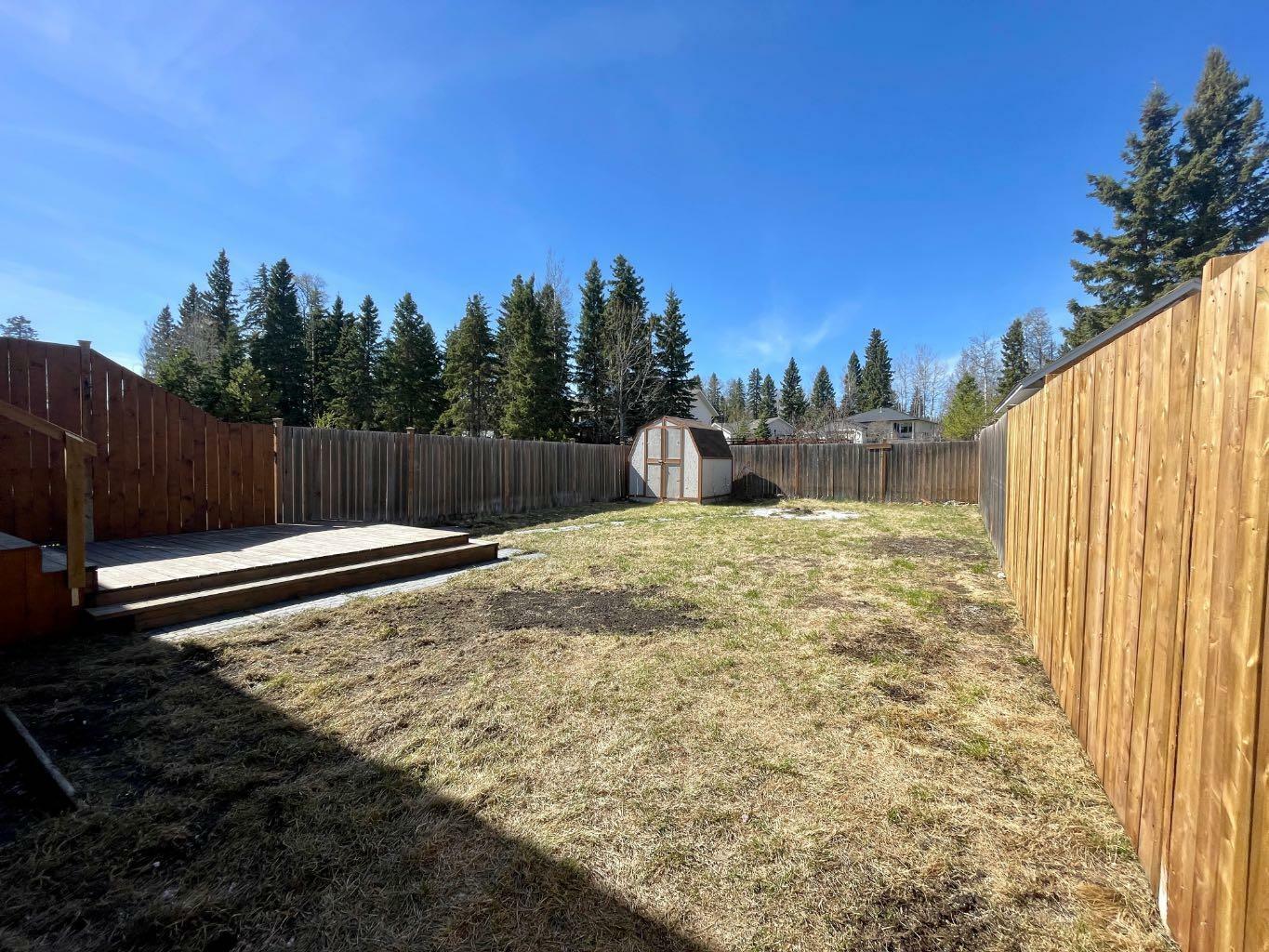 Property Photo: 6122 11 Avenue AB T7E 1Y8