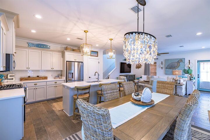 Property Photo:  3120 Linden Ave  FL 32563 