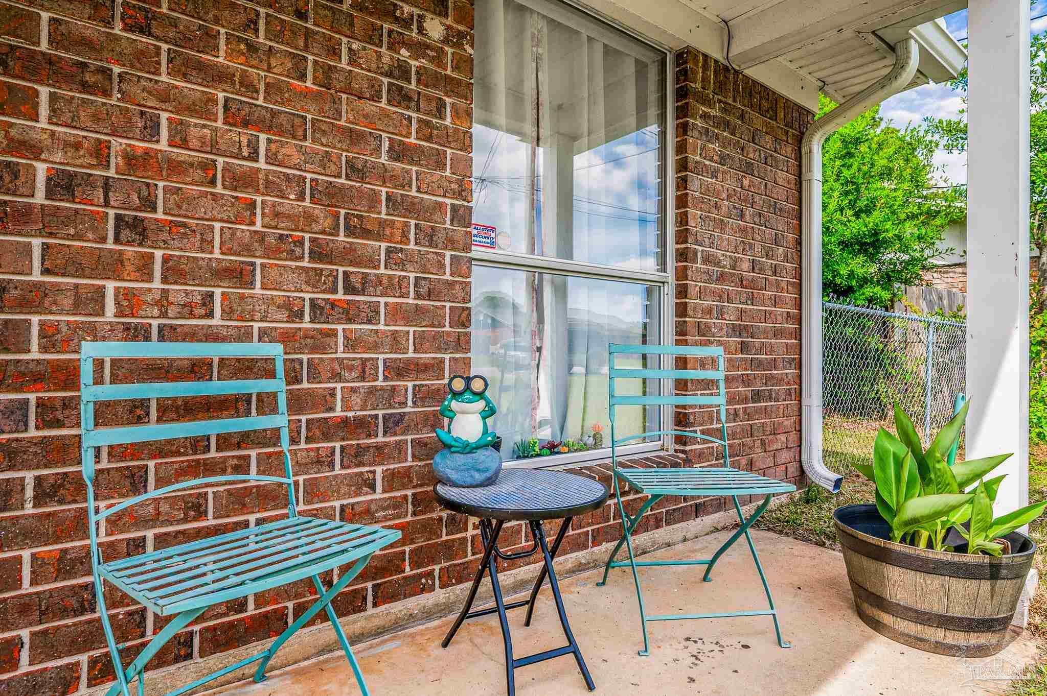 Property Photo: 10766 Jolyne Dr FL 32506