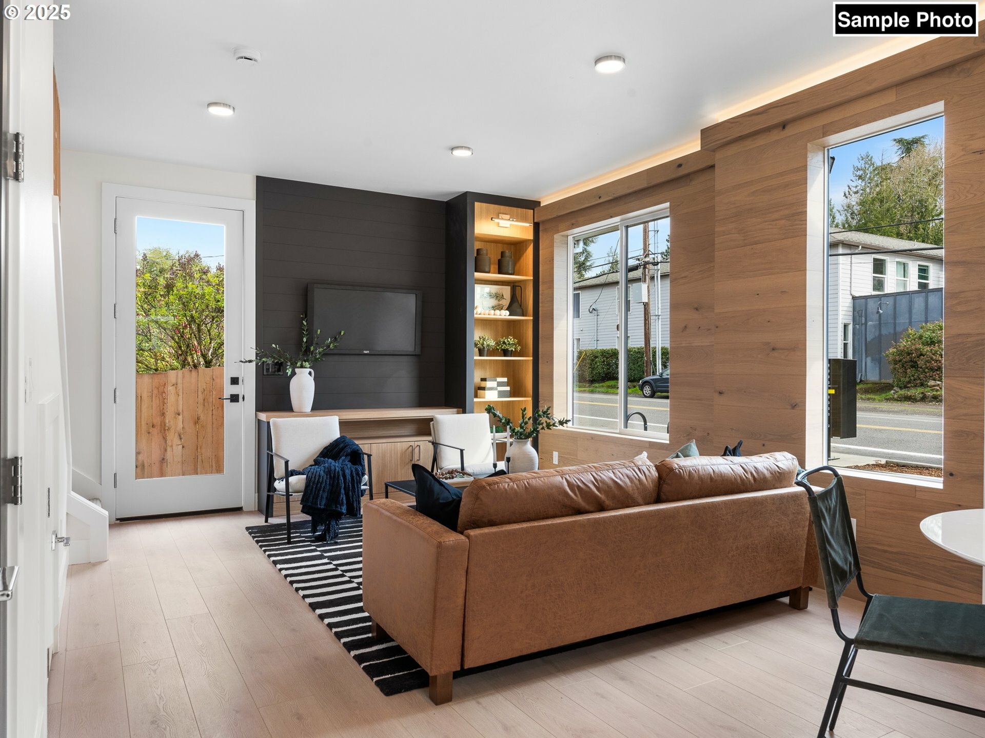 Property Photo: 3001 NE Ainsworth St OR 97211