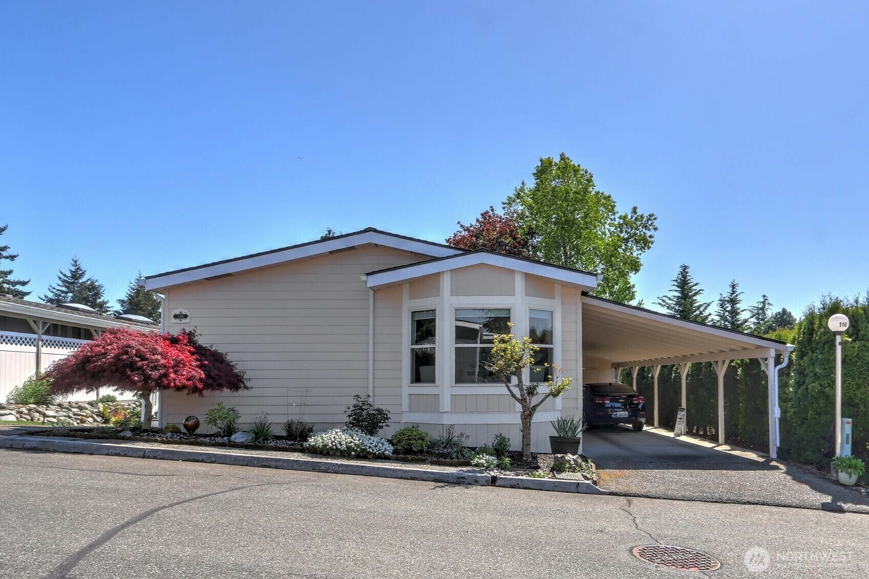 Property Photo: 1427 100th Street SW 116 WA 98204