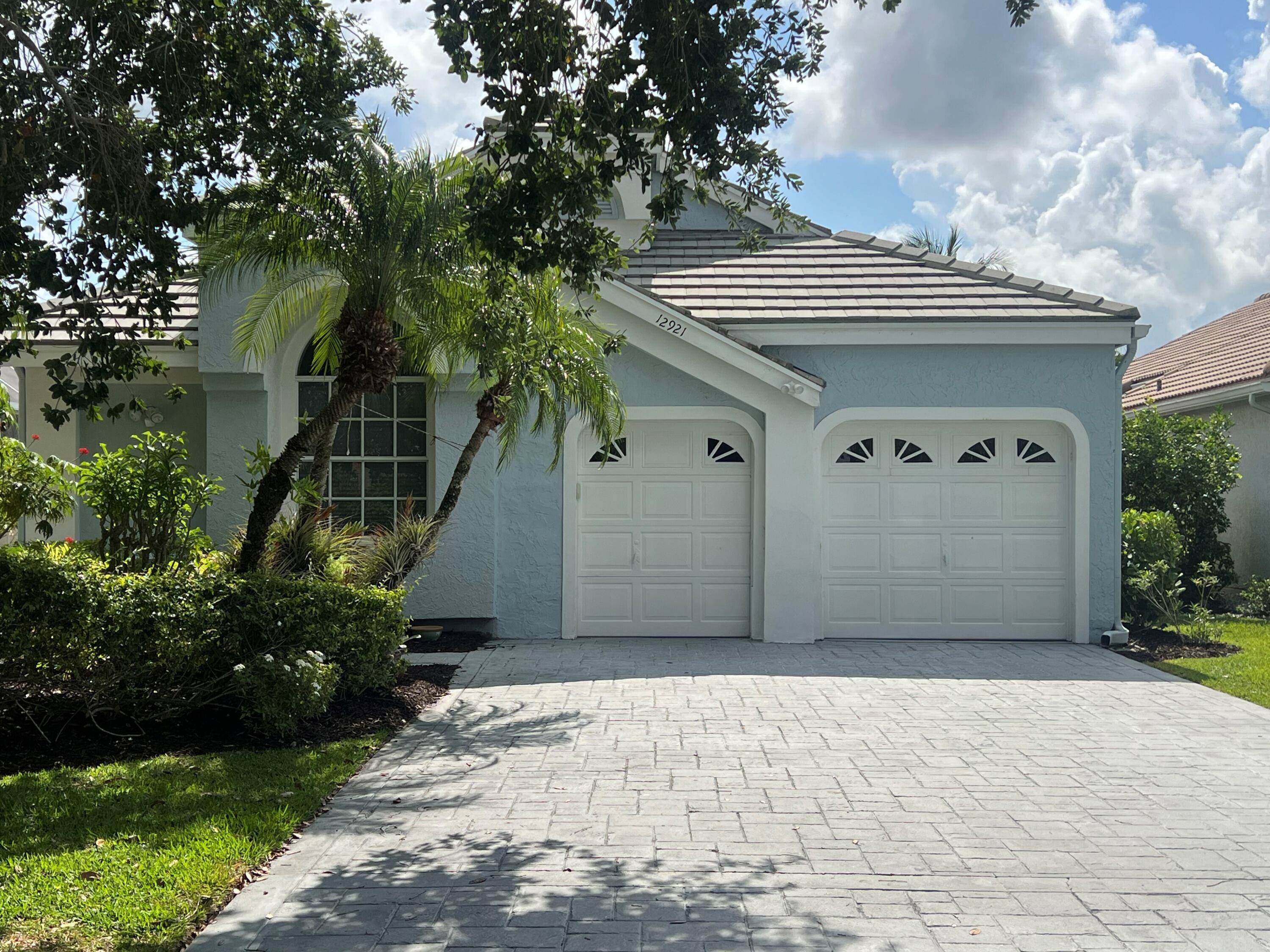Property Photo: 12921 Oak Knoll Drive FL 33418
