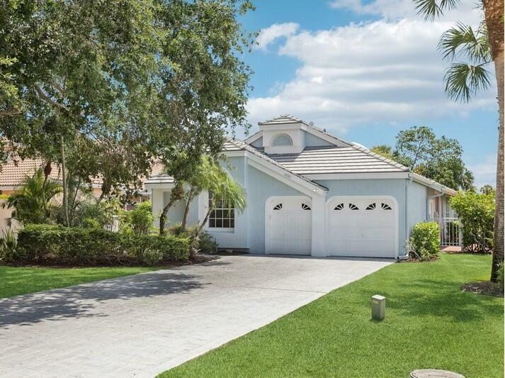 12921 Oak Knoll Drive  Palm Beach Gardens FL 33418 photo