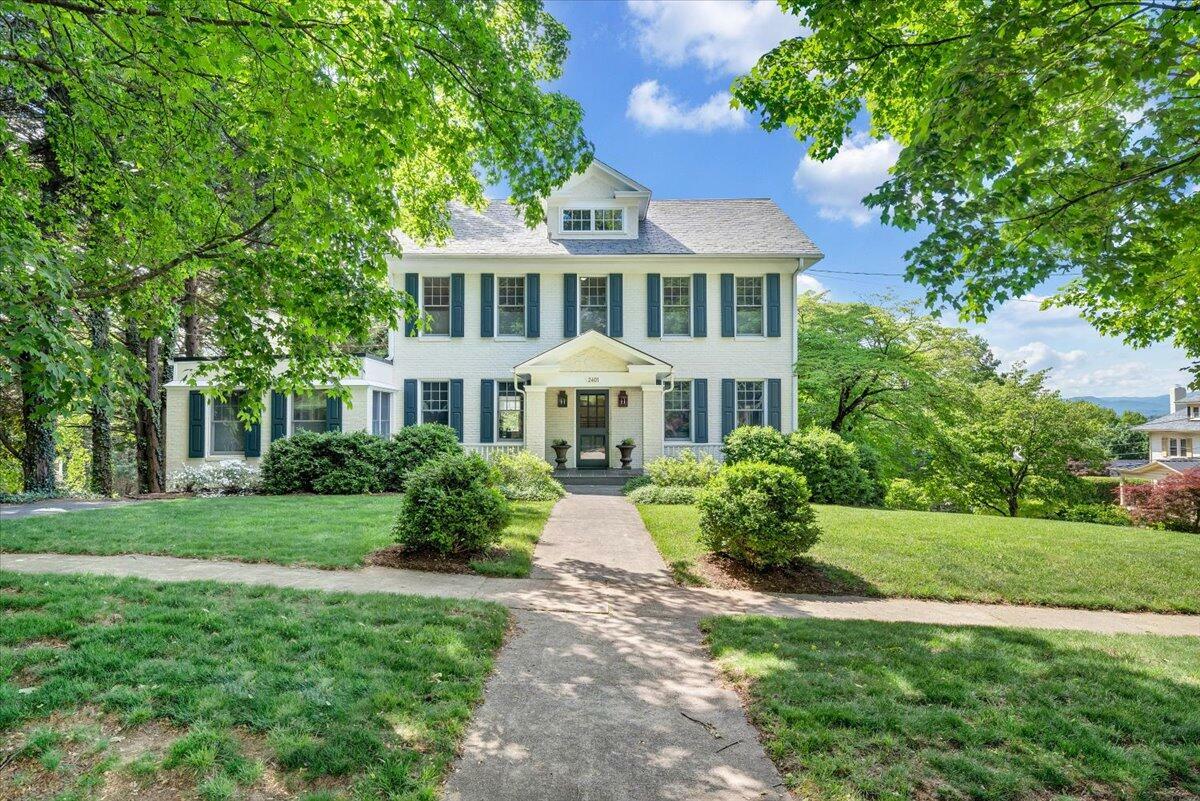 Property Photo: 2401 Cornwallis Ave SE VA 24014