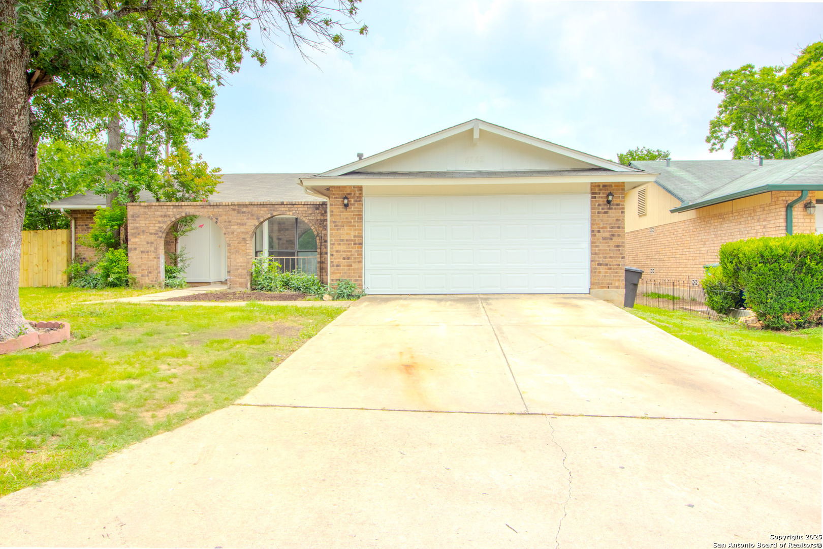 Property Photo: 4742 Misty Run TX 78217