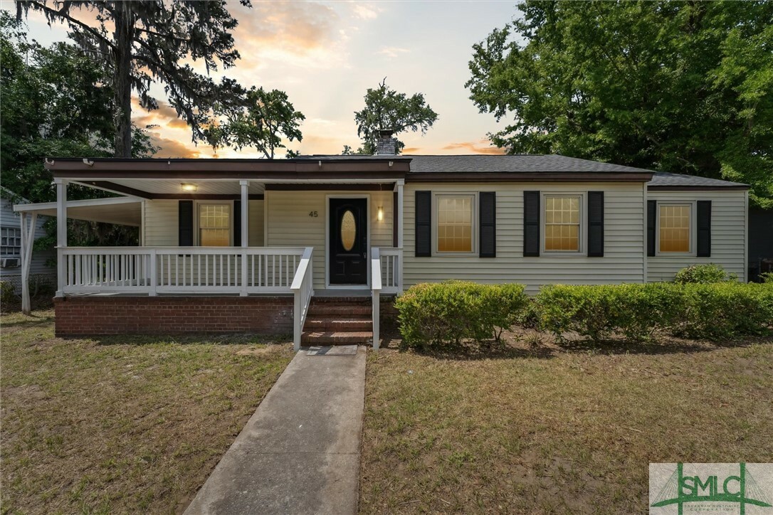 Property Photo: 45 S Parkwood Drive GA 31404