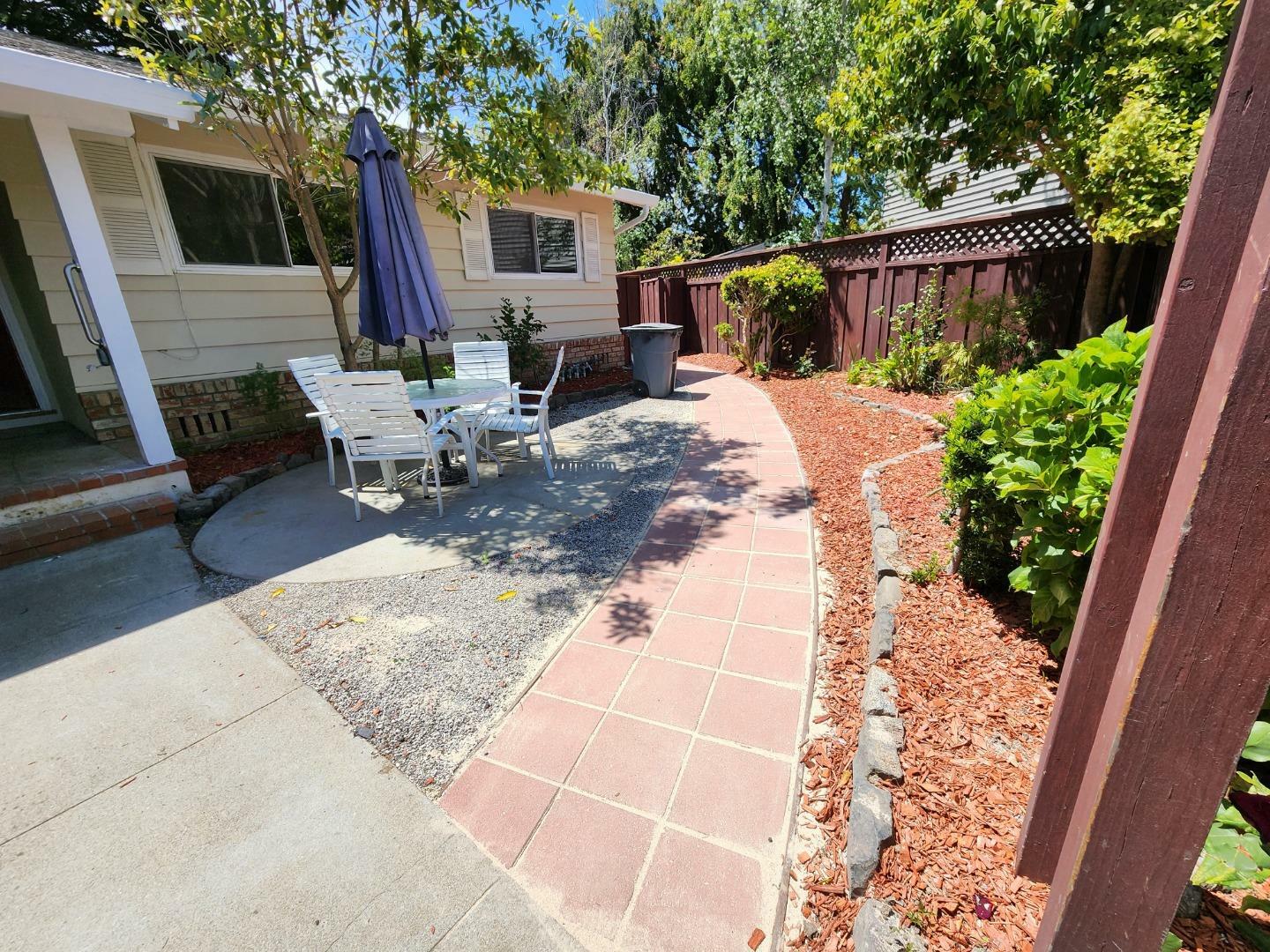Property Photo: 20 Tioga Way CA 94002