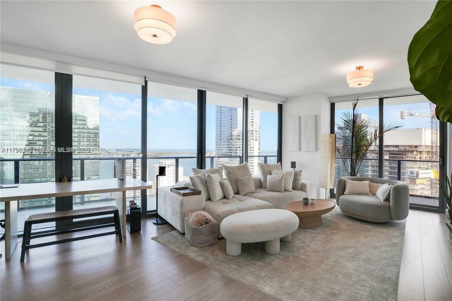 Property Photo: 1300 S Miami Ave 3405 FL 33130