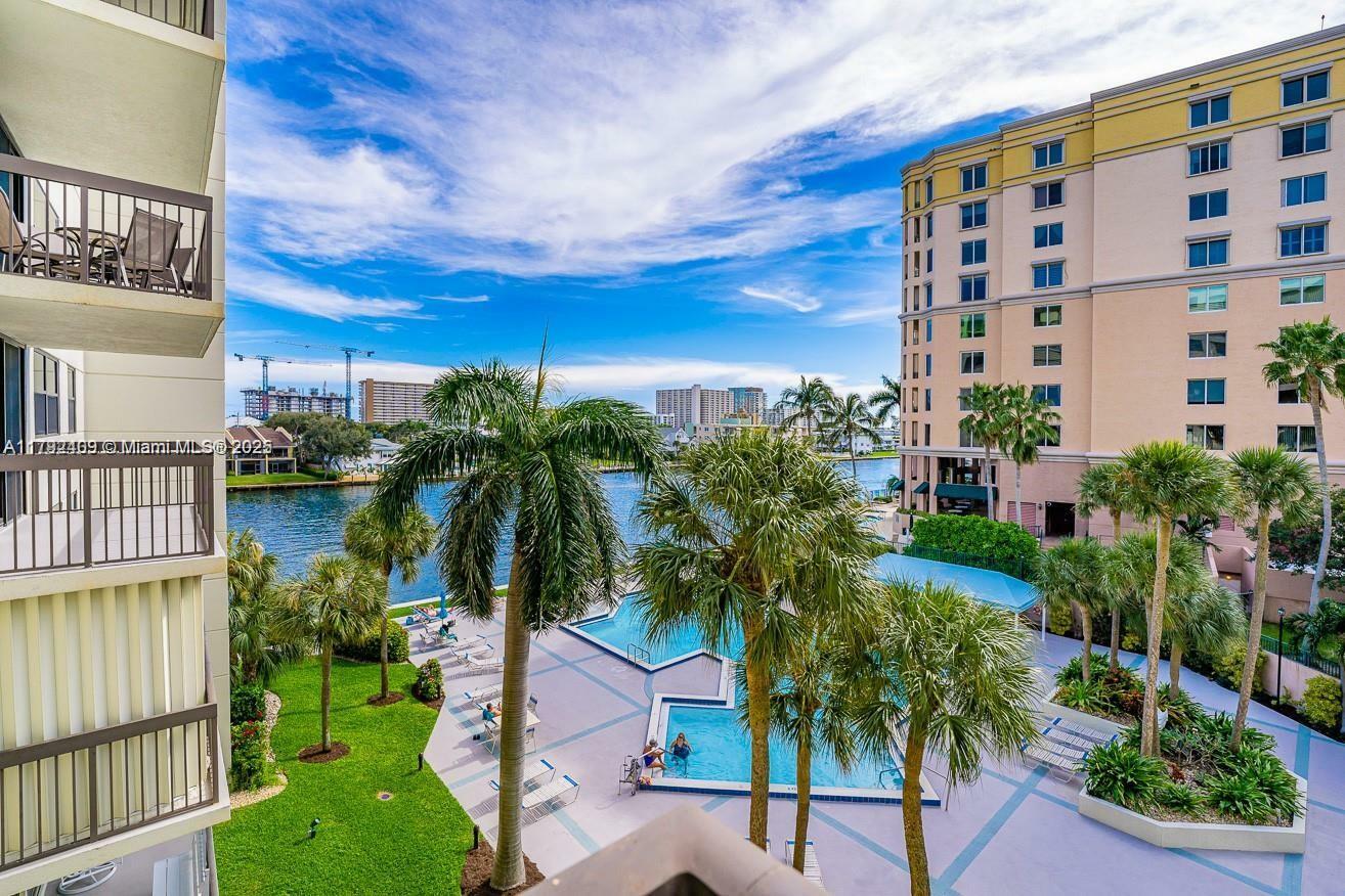 Property Photo: 2900 NE 14th St Cswy 410 FL 33062