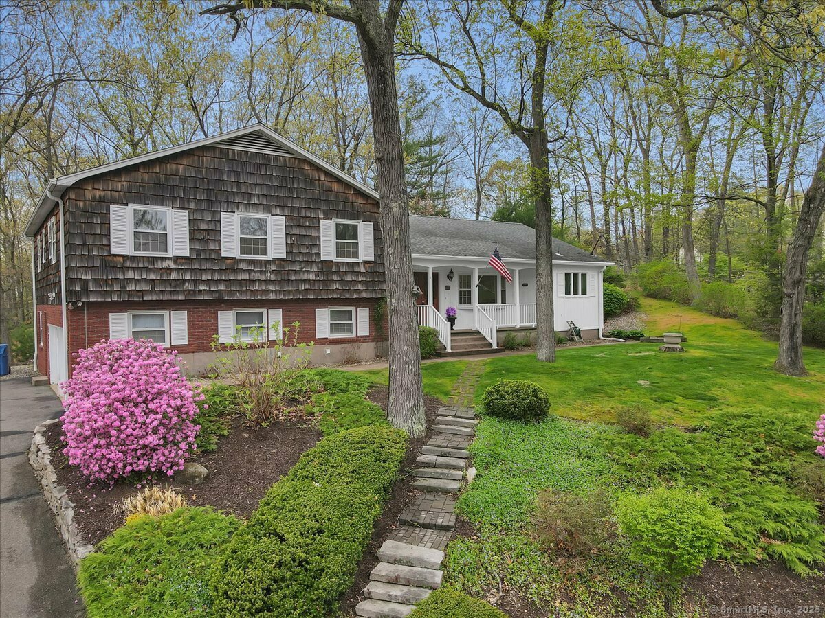 Property Photo: 11 Dorset Lane CT 06042