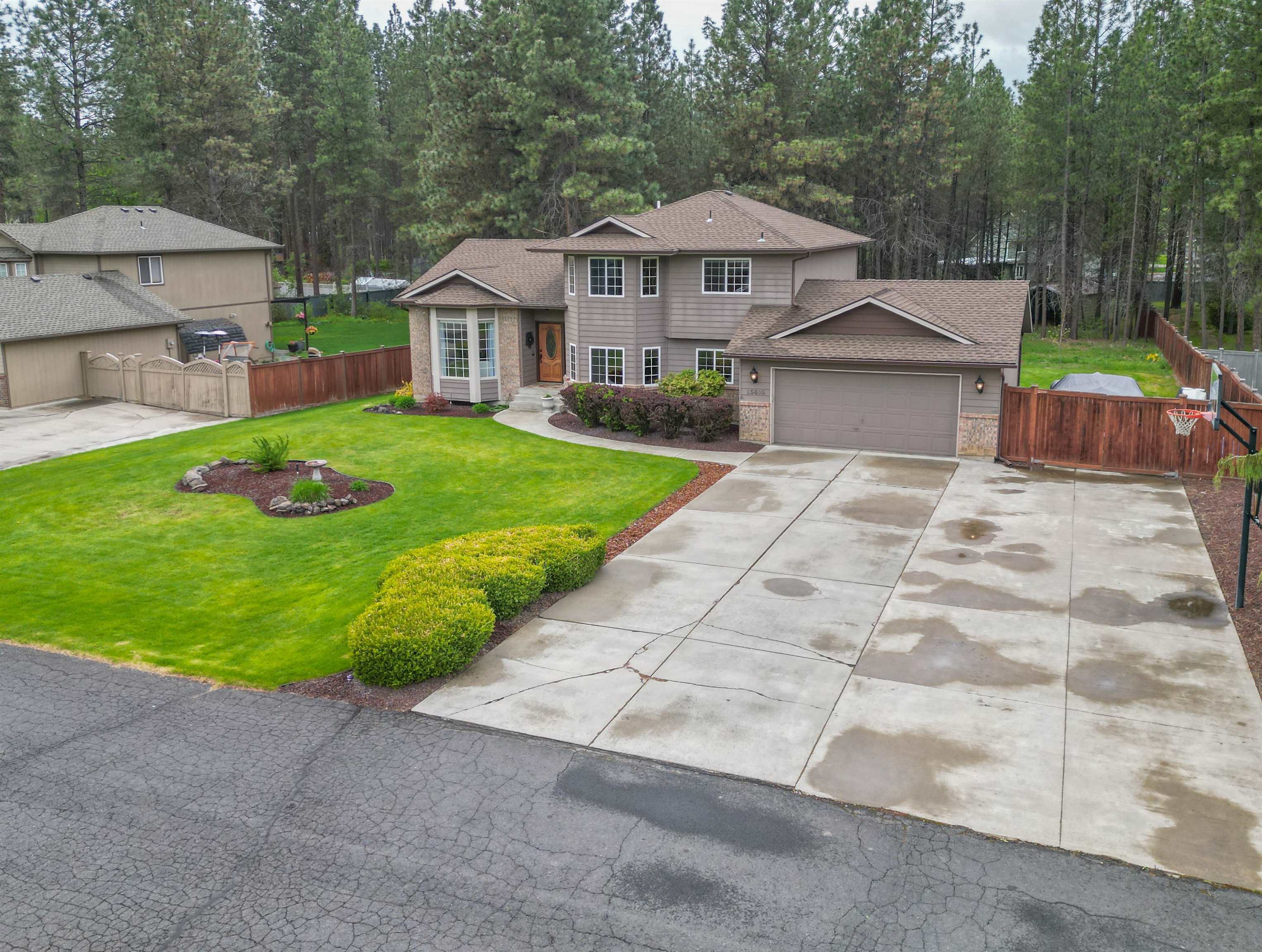 Property Photo: 15405 N Lloyd Ln WA 99021