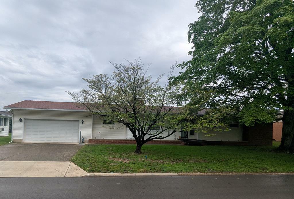 Property Photo: 379 Markley OH 43113
