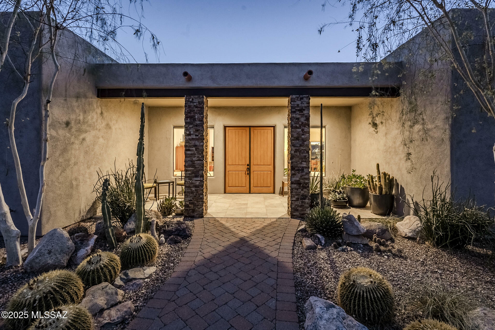 Property Photo: 5875 N Abington Road AZ 85743