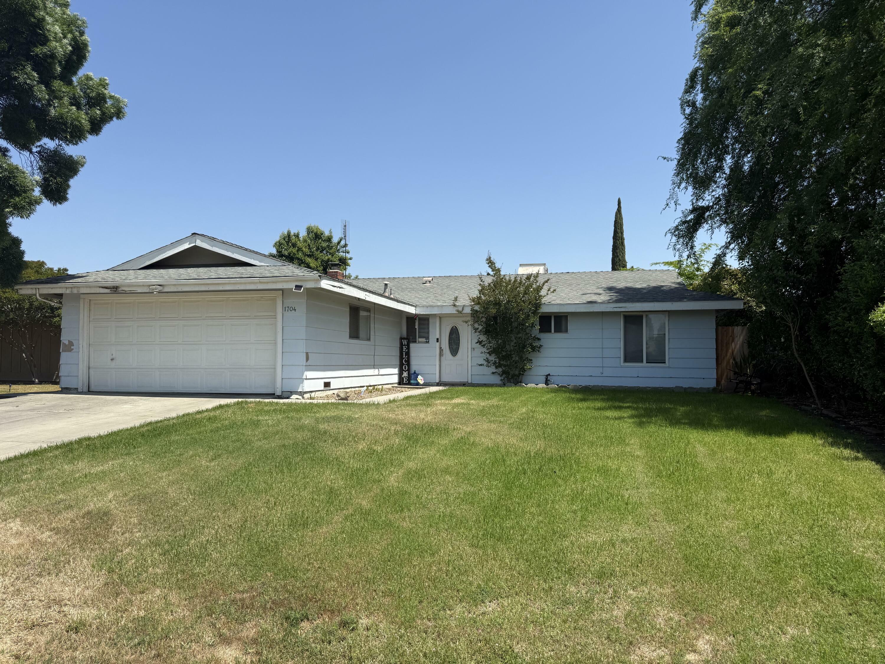 1704 S Atwood Street  Visalia CA 93277 photo