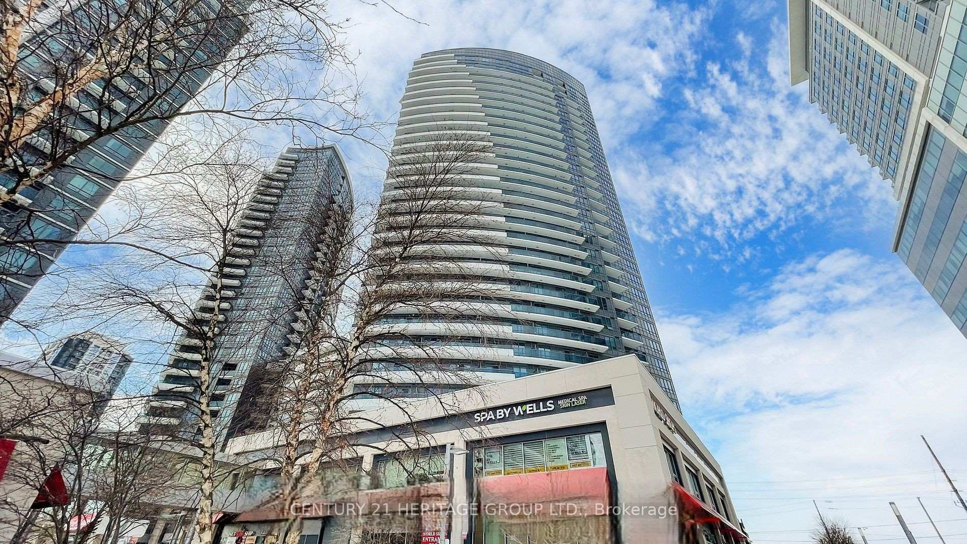 Property Photo: 7171 Yonge Street 1005 ON L3T 0C5