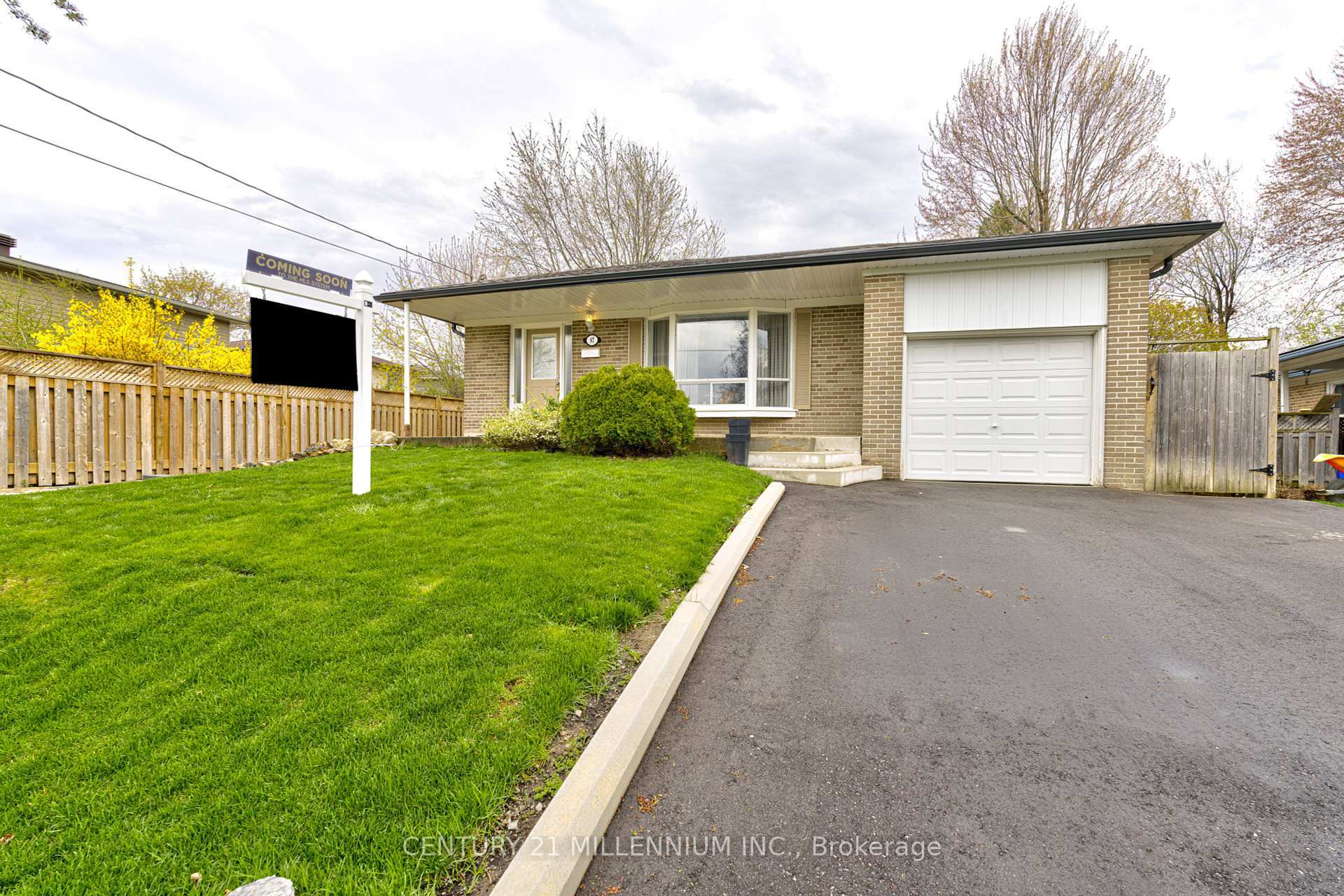 Photo de la propriété: 87 Pennington Crescent ON L7G 4L4