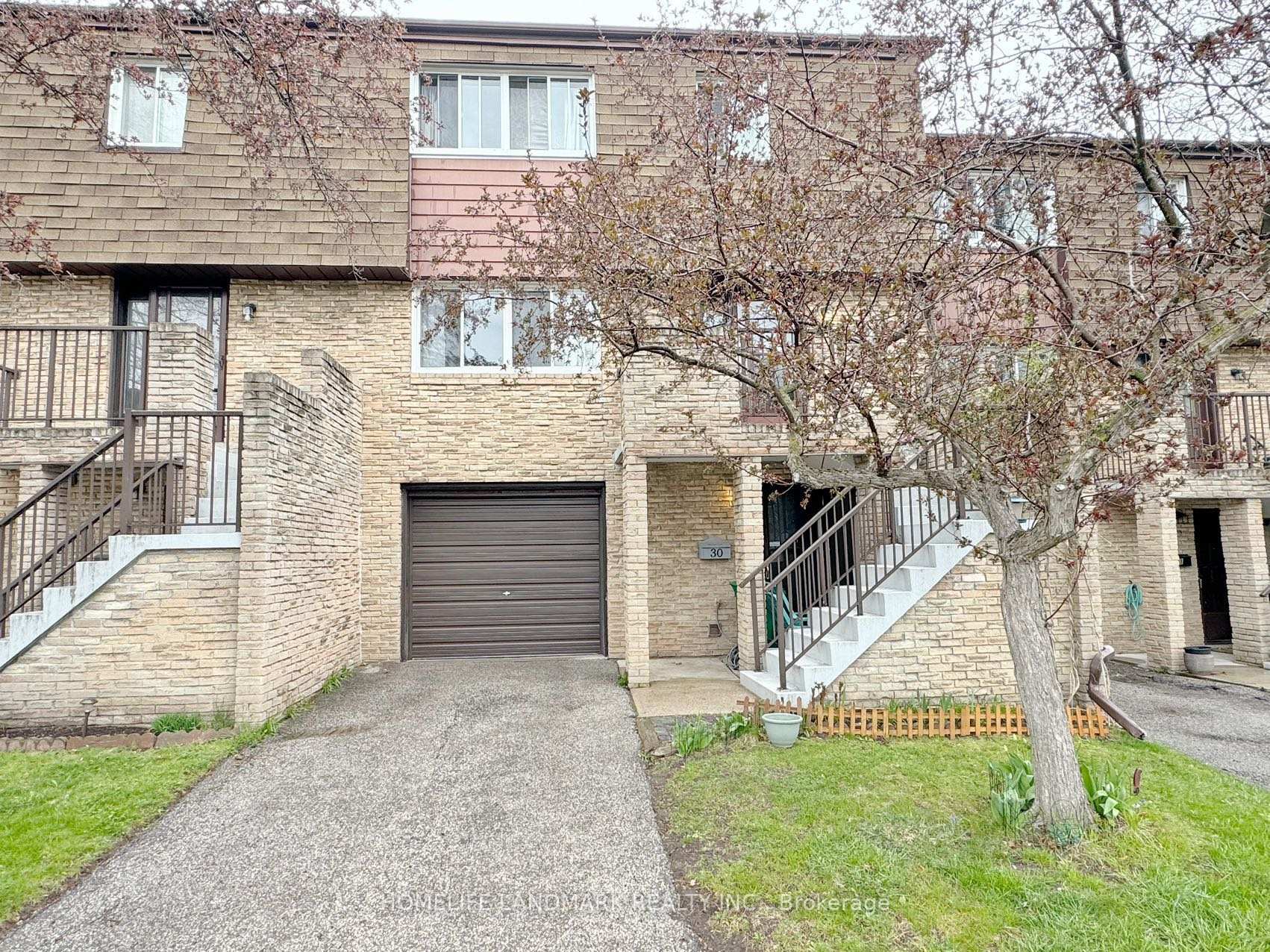 Photo de la propriété: 7030 Copenhagen Road 30 ON L5N 2P3
